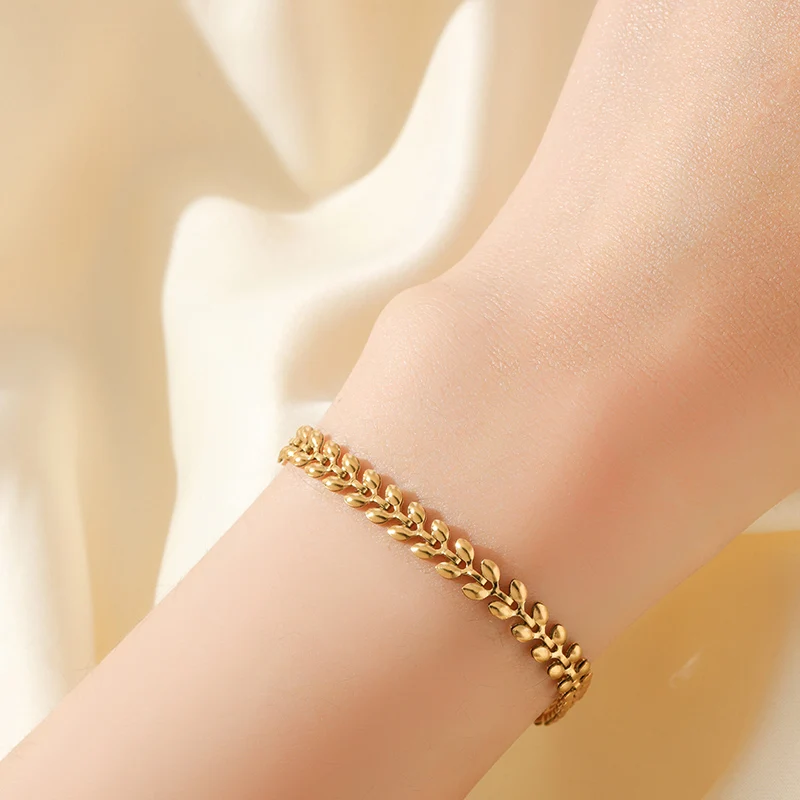 EILIECK 316L Edelstahl Blumen-Schmetterling-Herz-Charm-Armband für Damen, trendiges goldfarbenes wasserdichtes Armband-Schmuckstück. – Detail 7