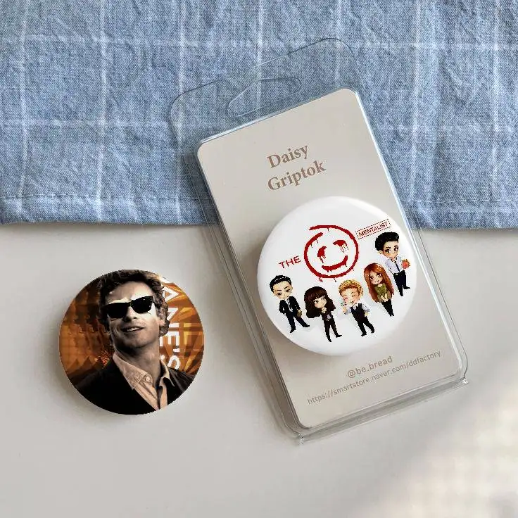 Red John The Mentalist Minimalist Exquisite Tinplate Brooches: Sleek Badge Lapel For Bag Accessories, Practical Souvenir Gifts