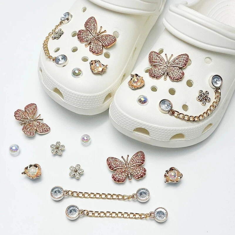 

Fashionable shoe accessory set, with a shoe chain clasp, removable, suitable for sandals and flip-flops.