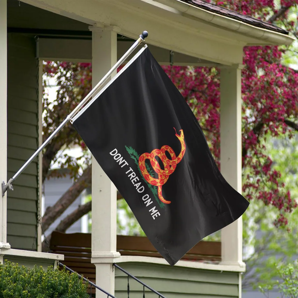 1pc 3X5Ft 90x150cm DONT TREAD ON ME Banner, Red Gadsden Snake Flag Featuring 2 Metal Grommets, Suitable for Outdoor/Indoor Decor