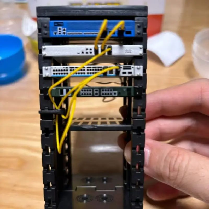 متوفر في المخزون Epoch Network Switch Server Gashapon كبسولة 1/12 مقياس It معدات نموذج أنيمي المهوس مكتب ديكور أداة التكنولوجيا الكبار