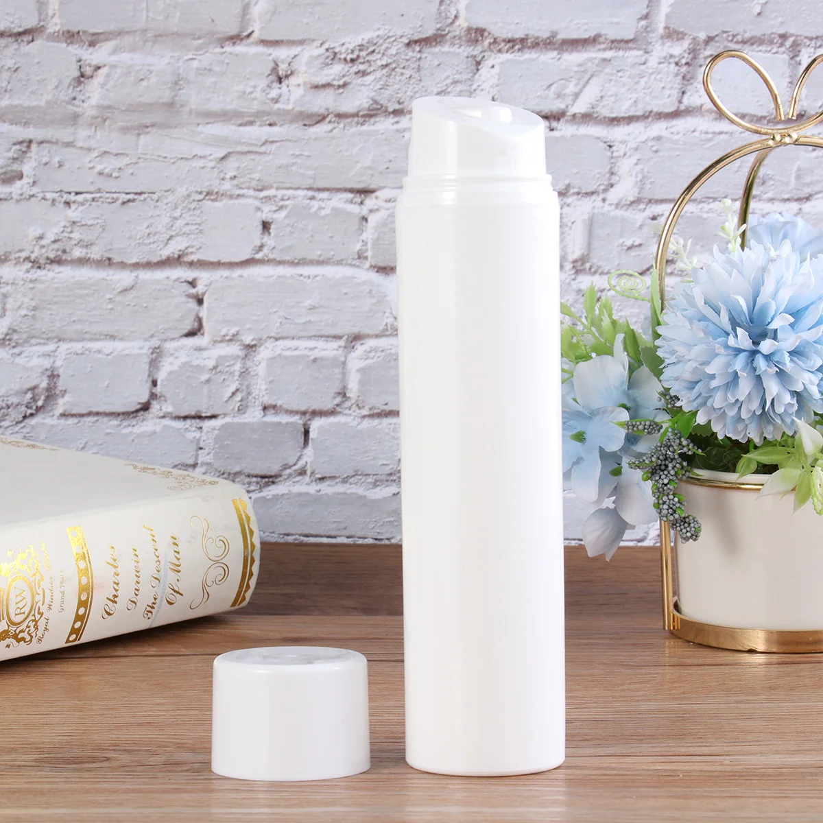 3 個の空ボトルセット 再利用可能 詰め替え可能 プレスデザインディスペンサー シャンプー ローション エッセンシャルオイル 液体石鹸 旅行 家庭用