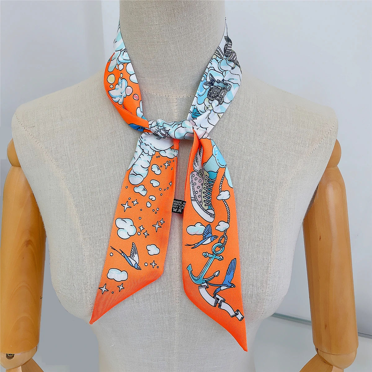 2024 Design Flying Fish Scarf Women Luxury Brand Silk Scarf Fashion Foulard Skinny Bag Scarves Hair Headband Neckerchief