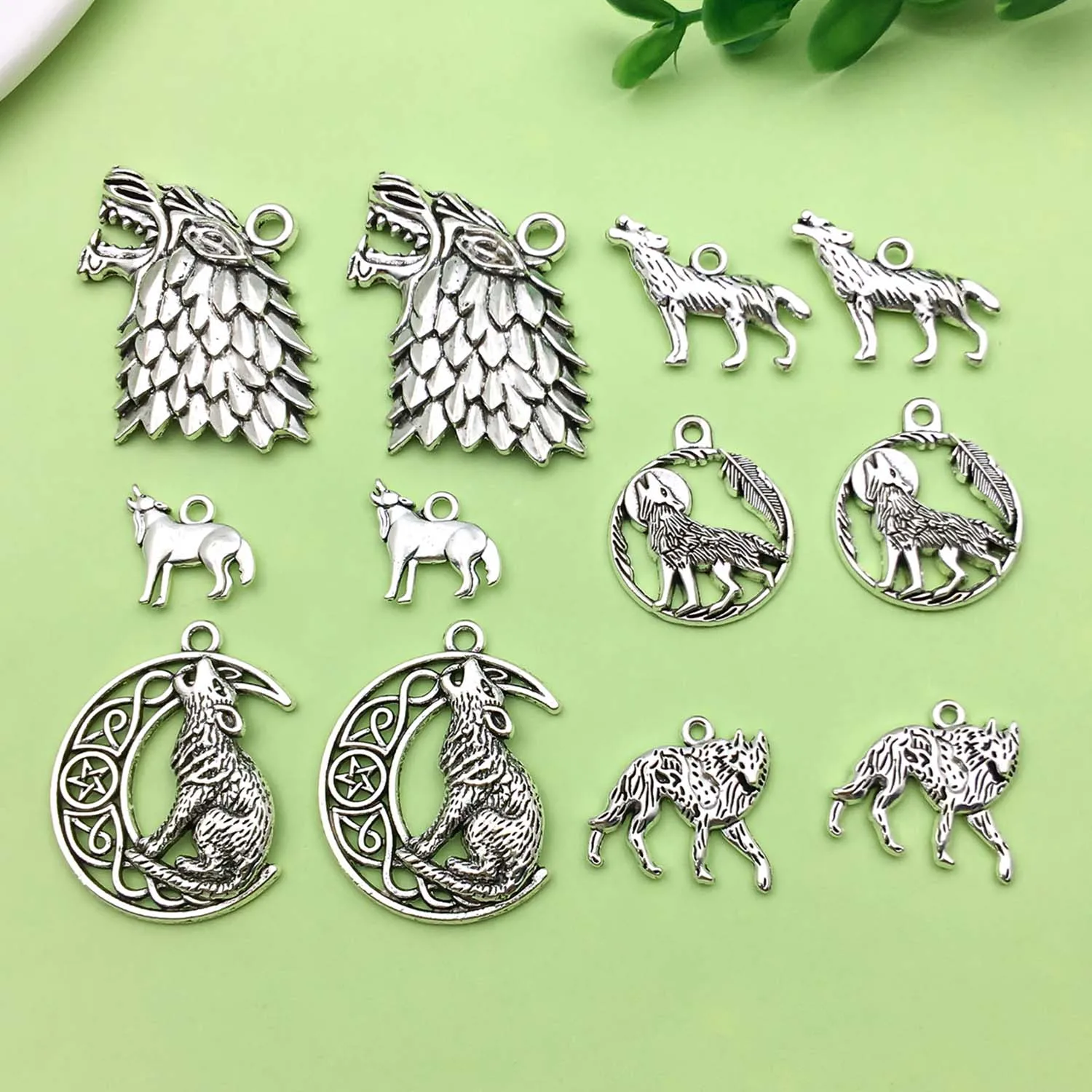 10/12pcs Antique Silvery Wolf Design Charms Alloy Animal Pendants For DIY Bracelets Necklaces Jewelry Making Accessories