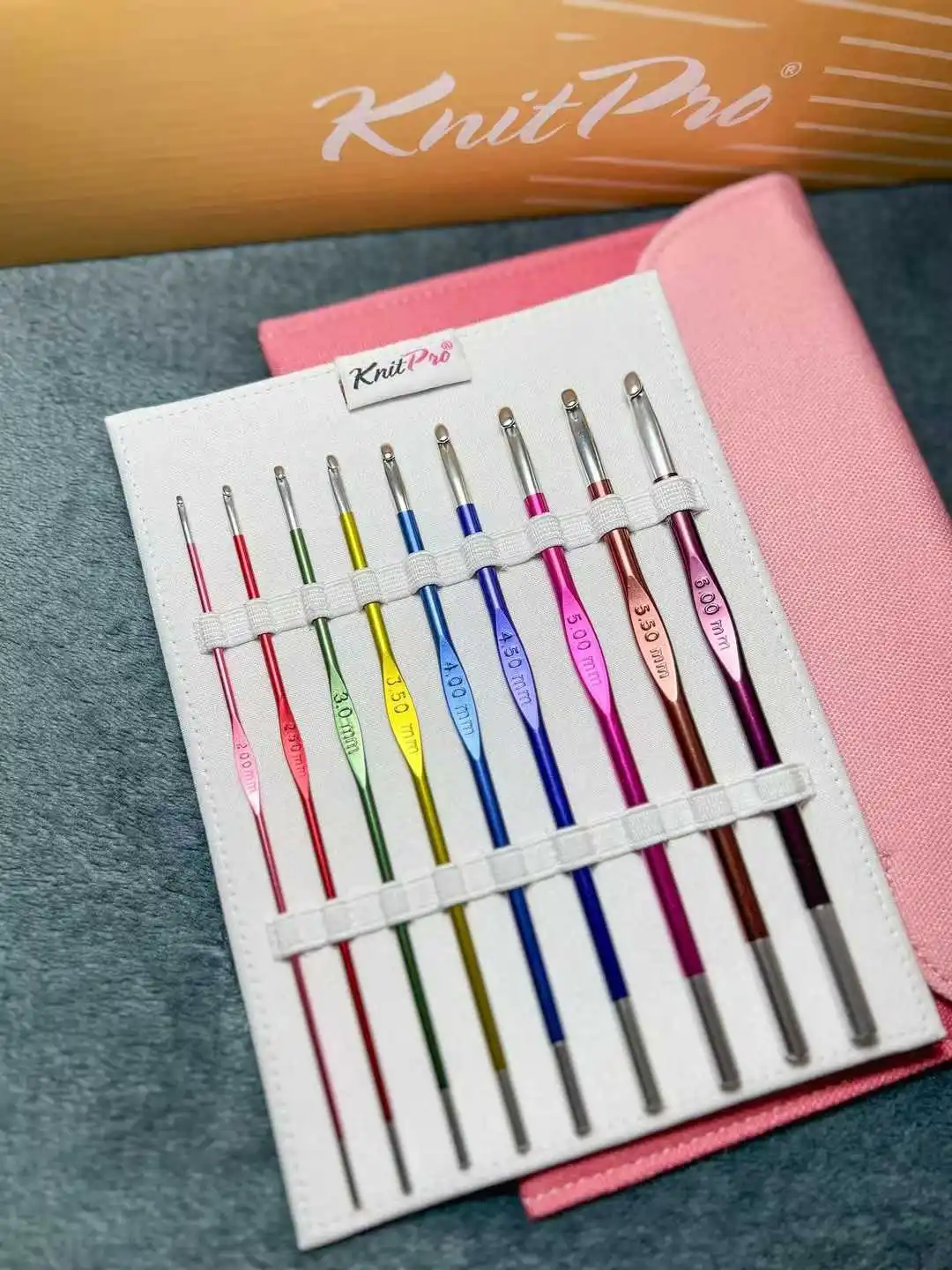 

Набор односторонних крючков Knitpro Zing, спицы 15 см, 9 размеров, 2,0-6,0 мм