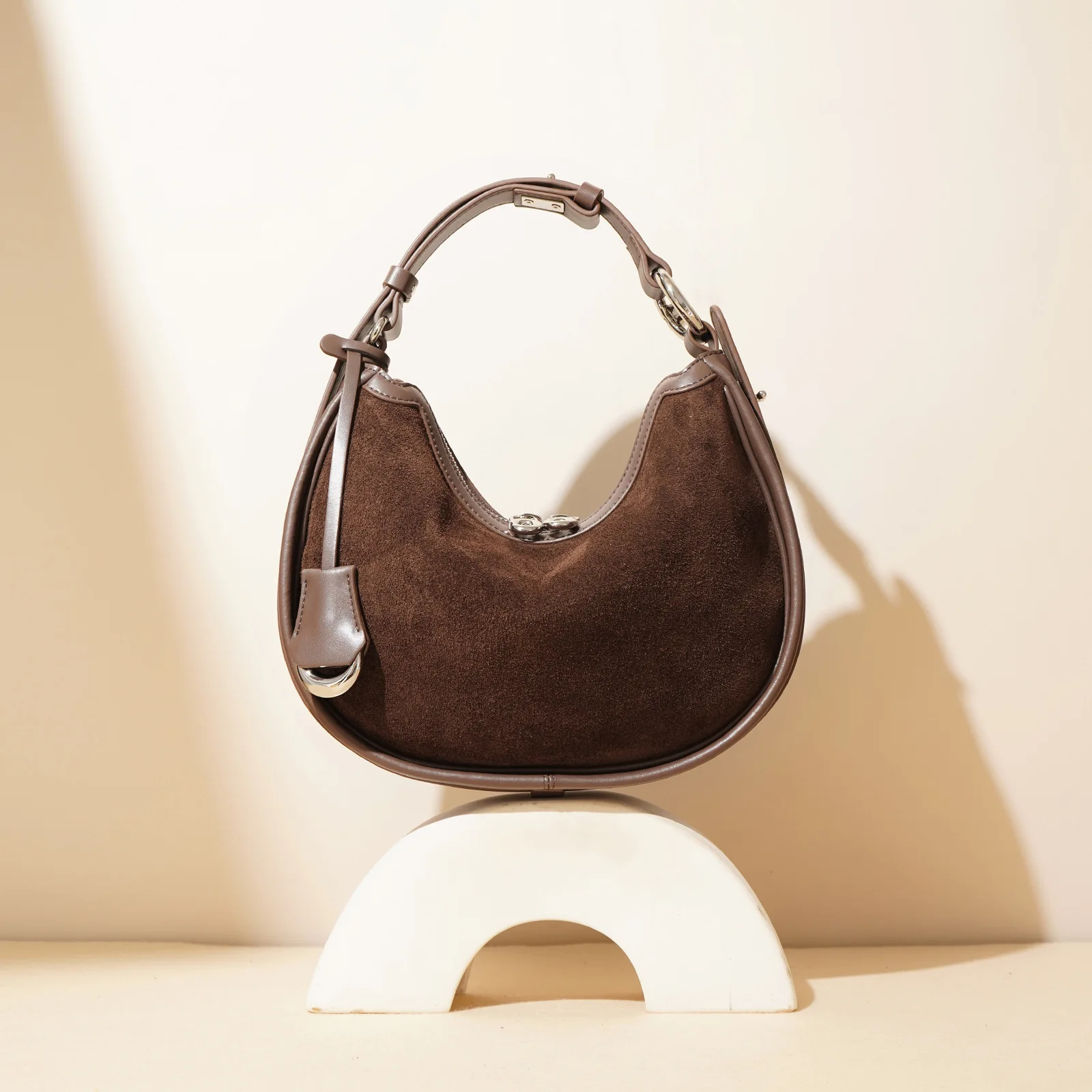 

Mystic Moon Tooth Bag Faionable Matte Leather Underarm Bag Versatile Casual Sle ex Bag for All Seasons Zipper Closure
