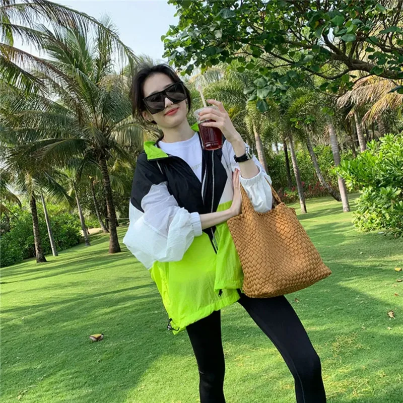 Odzież z filtrem przeciwsłonecznym damska lato 2025 nowa damska dopasowana kolorystycznie kurtka luźna odzież chroniąca przed słońcem płaszcz cienki płaszcz z kapturem