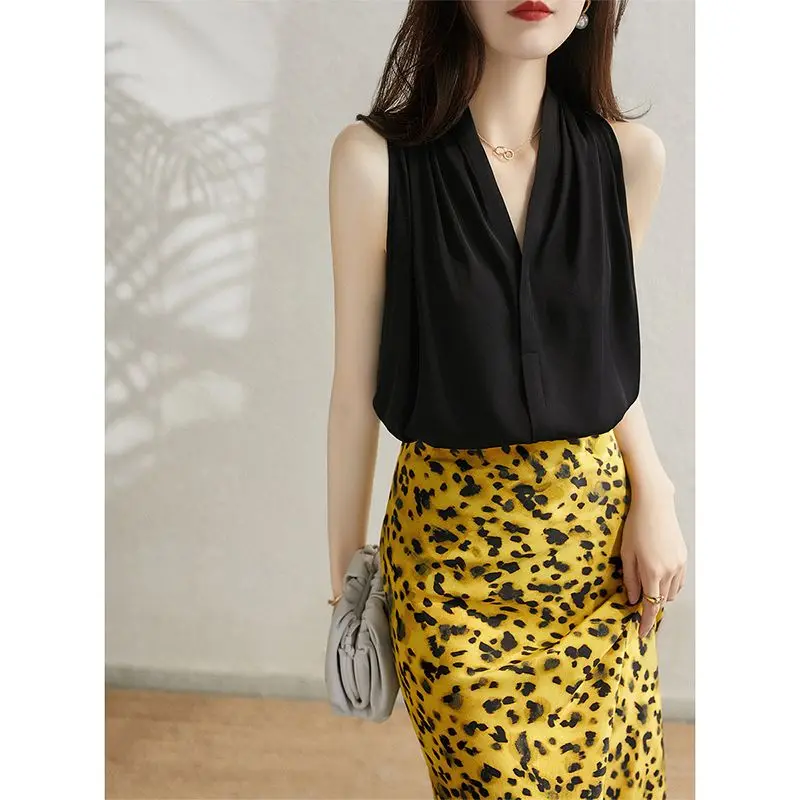 

2026 Модные элегантные женские блузки, топы с глубоким V-образным вырезом без рукавов, шикарные летние рубашки