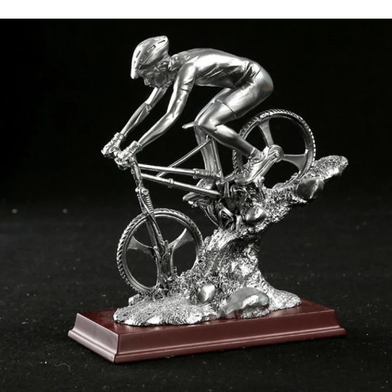 Kunstharz-Handwerk Realistische Figur Skulptur Mountainbike Silberner Sportler Radfahrer Figurine Heimdekoration Accessoires