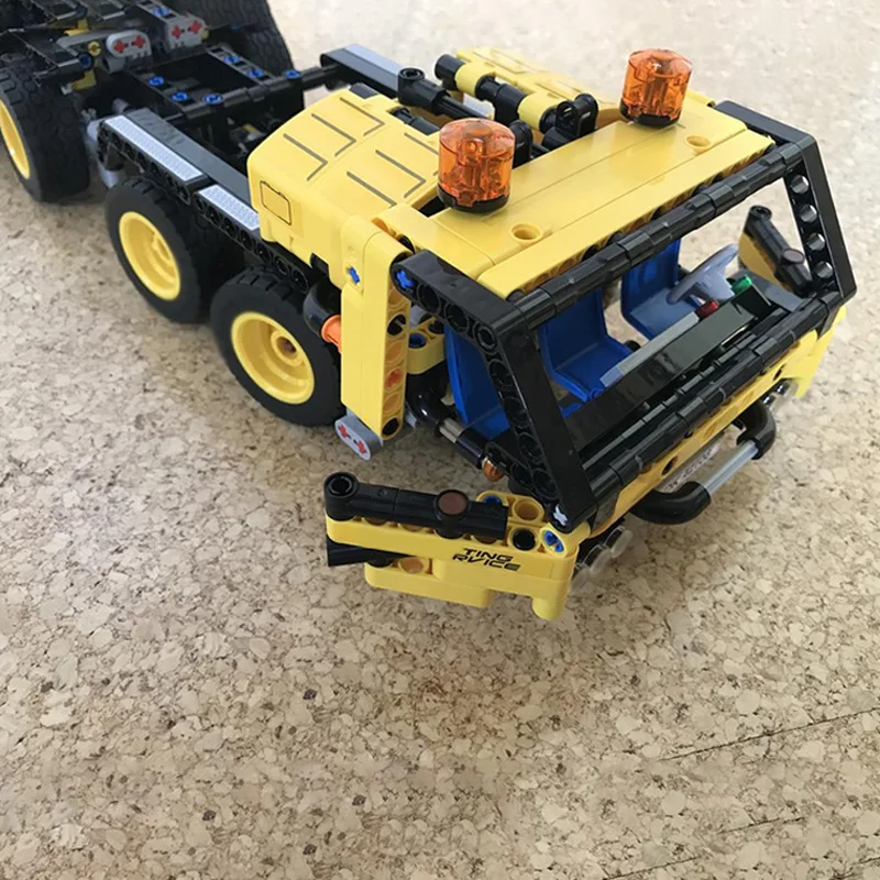 Speed Racing Car Model MOC Building Bricks Heavy-Duty Traction Truck Modular Technology Children Holiday Gifts Assemble Toy Suit