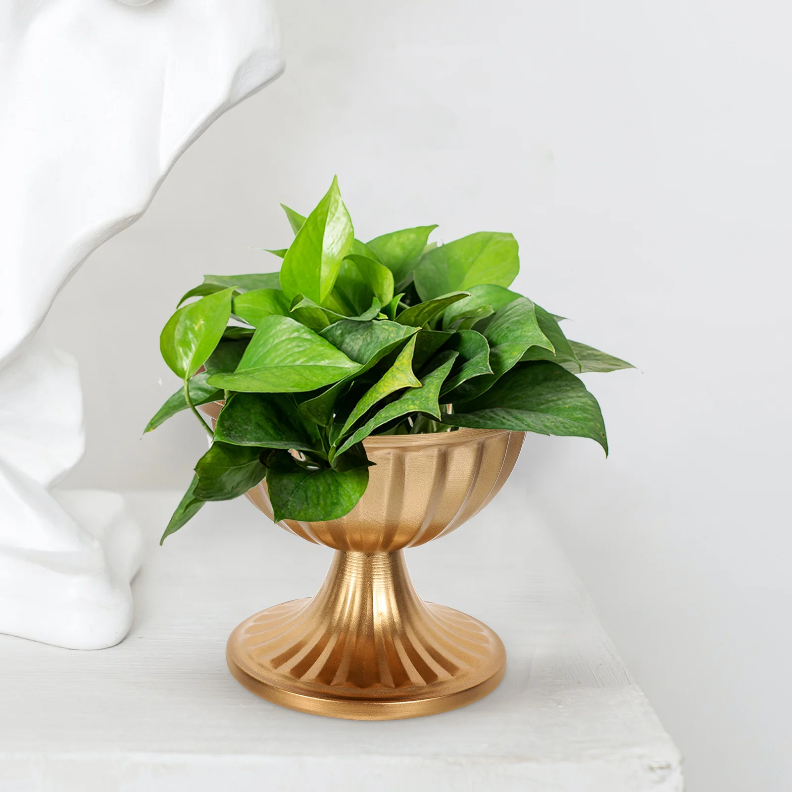 

Vintage Gold Large Metal Flowerpot for Wedding Home Office Decor European Style Iron Vase Fresh Silk Dried Floral Arrangements
