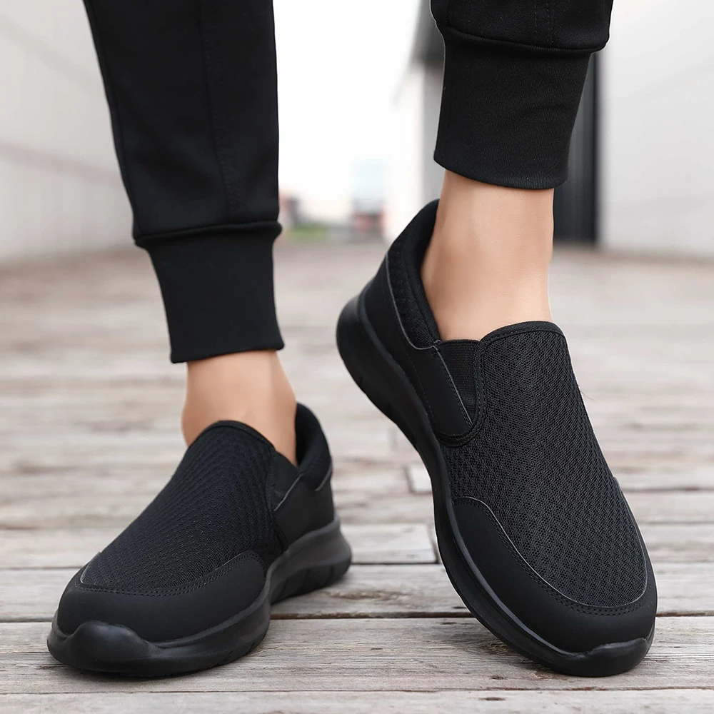 Plus Size Men\'s Breathable Slip On Classic Shoes Comfy Casual Durable Lightweight Walking Shoes