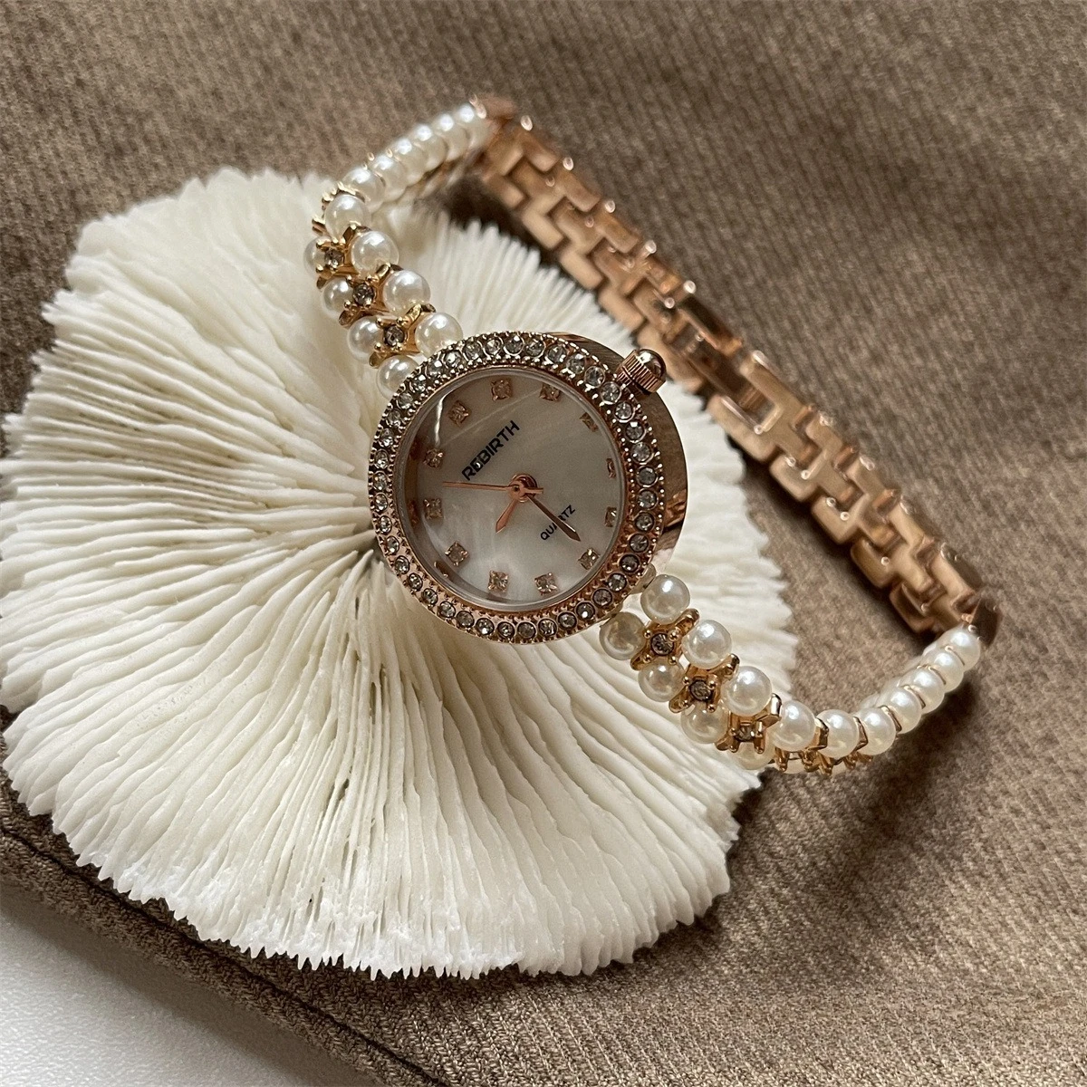 

Элитные женские часы с жемчужной цепочкой, маленьким циферблатом, изысканные, класса люкс, с циферблатом из перламутра, женские часы Reloj Mujer