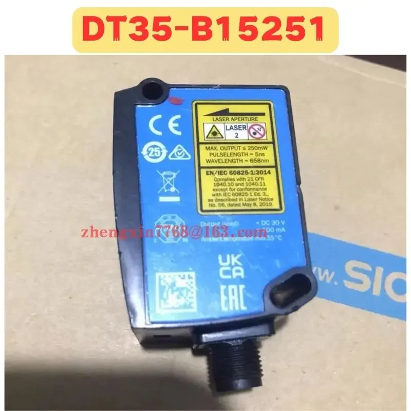 Used Sensor DT35-B15251 DT35 B15251 Normal Function Tested OK