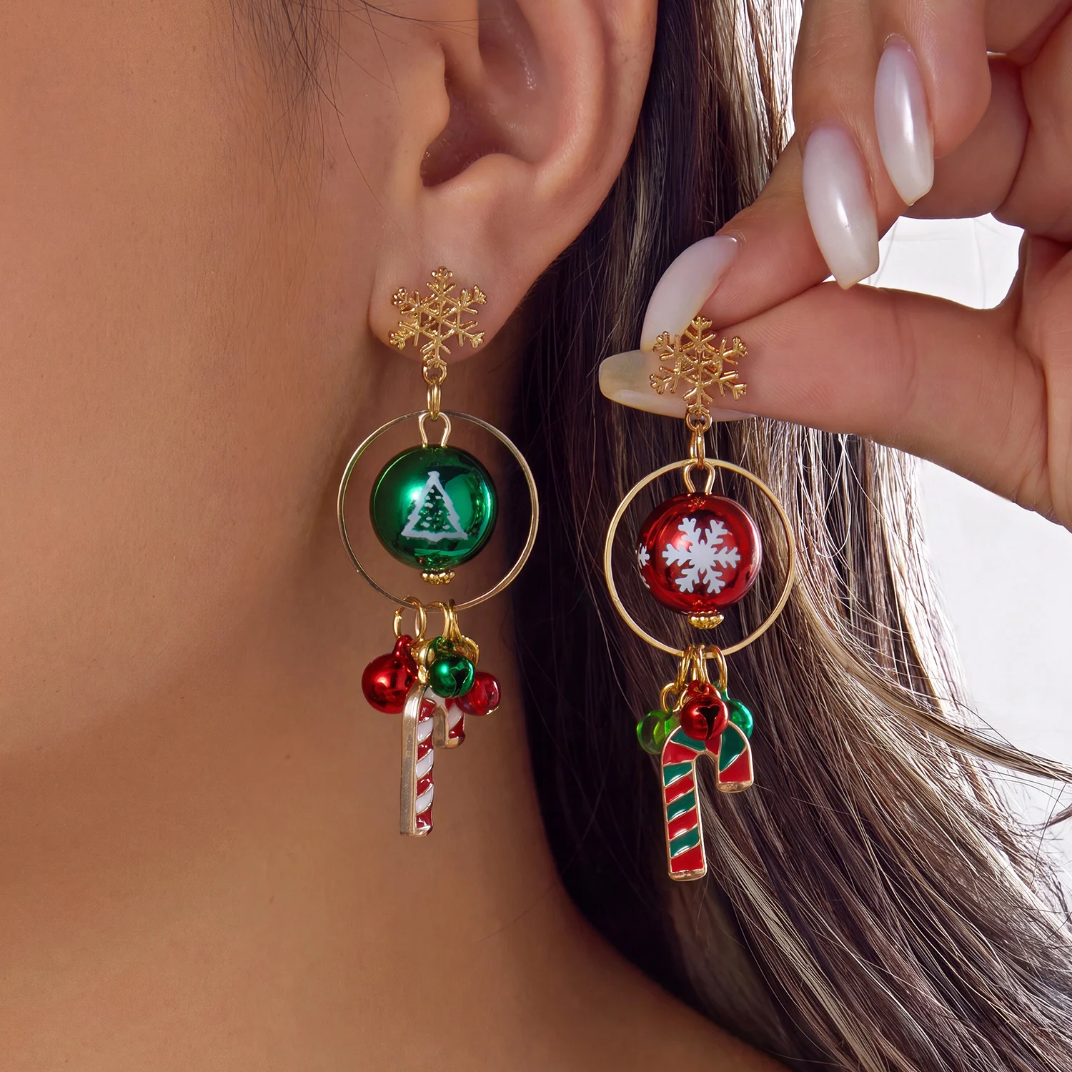 New Design Asymmetrical Snowflake Dangle Earring for Women Red Green Christmas Ball Bell Candy Cane Long Earring Holiday Jewelry