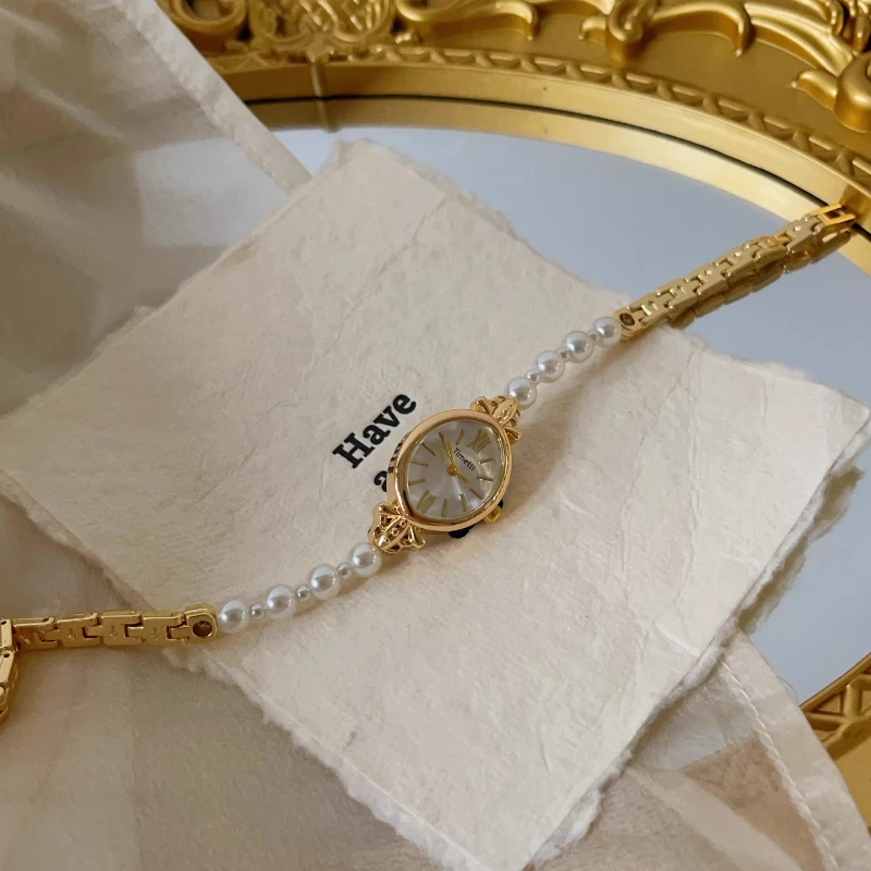 Classic trend women's watch elegant and simple medieval niche 2025 waterproof quartz watch birthday gift
