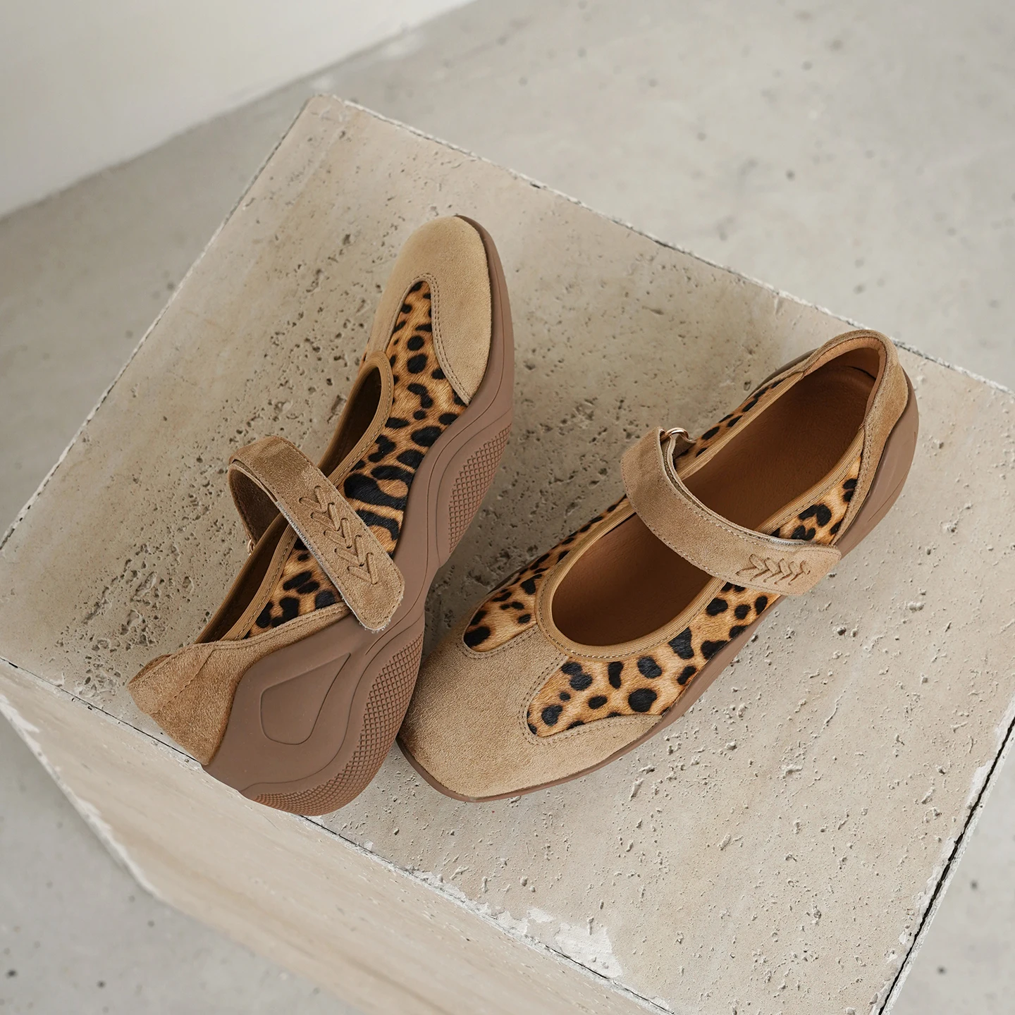 

Leopard Pony Hair Patchwork Mary Jane Shoes 3cm Mid Wedge Heel Shallow Cut Casual Spring Autumn Flats for Women