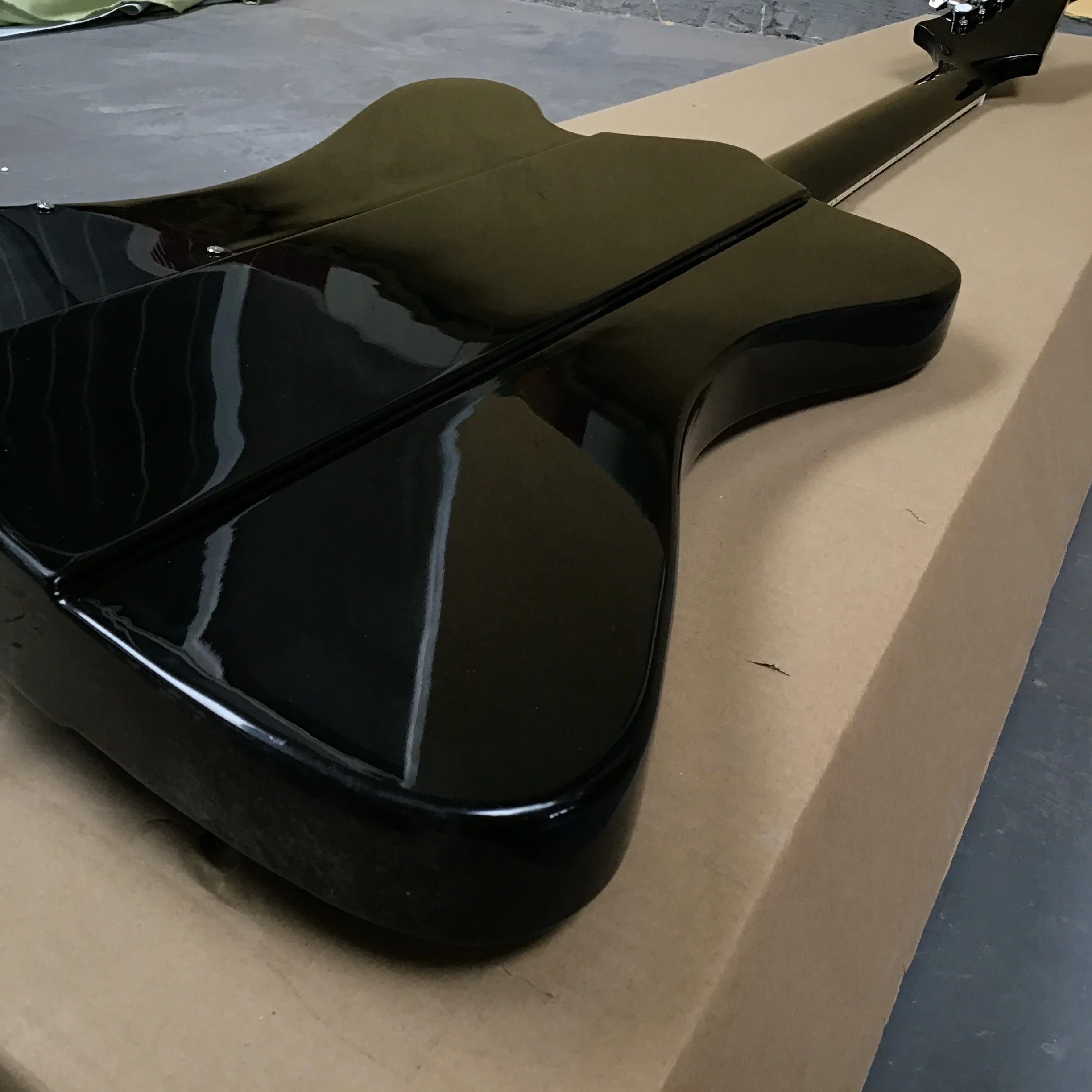 Factory sales 6-string  electric guitar, sunset color body, color matching neck, can be customized，perfedt gift