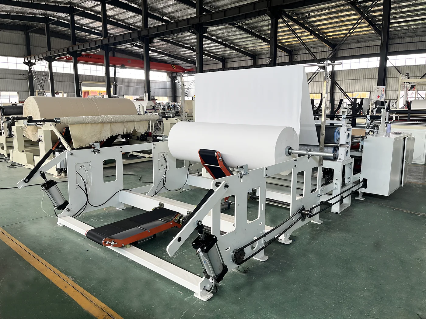 YG Customized Full/Semiautomatic Tissue Rewinding Toilet Kitchen Paper Making Machine view 3