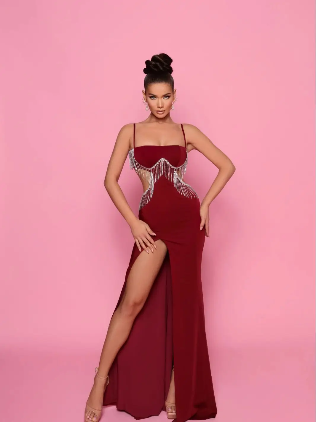 

Сексуальное вечернее платье 2023, женское облегающее платье с бретельками и v-образным вырезом, со средней талией, однотонное летнее платье из полиэстера