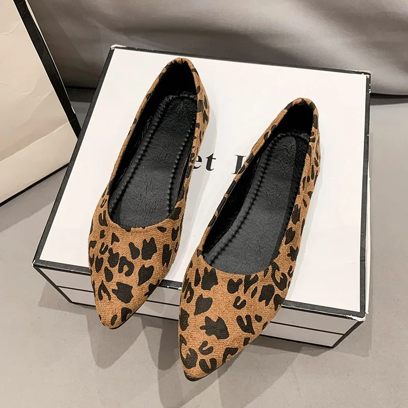 2024 Women's Fashion Pointed Toe Shoes Solid Color Casual Comfortable Leopard Print Charming Flat Shoes Leopard ballet shoes