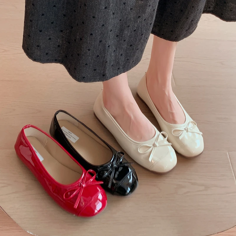 Damen Ballerinas aus Lackleder mit Schleife, flache Slip-On-Schuhe