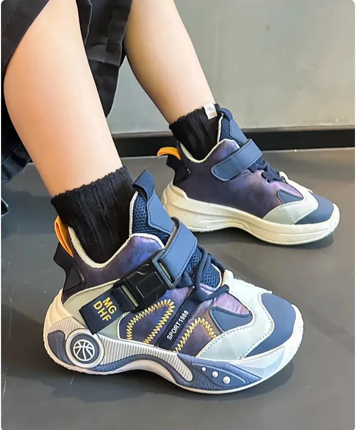 

2025Новая кожаная детская спортивная обувь и маленькая кожаная обувь, баскетбольная обувь, детские кроссовки