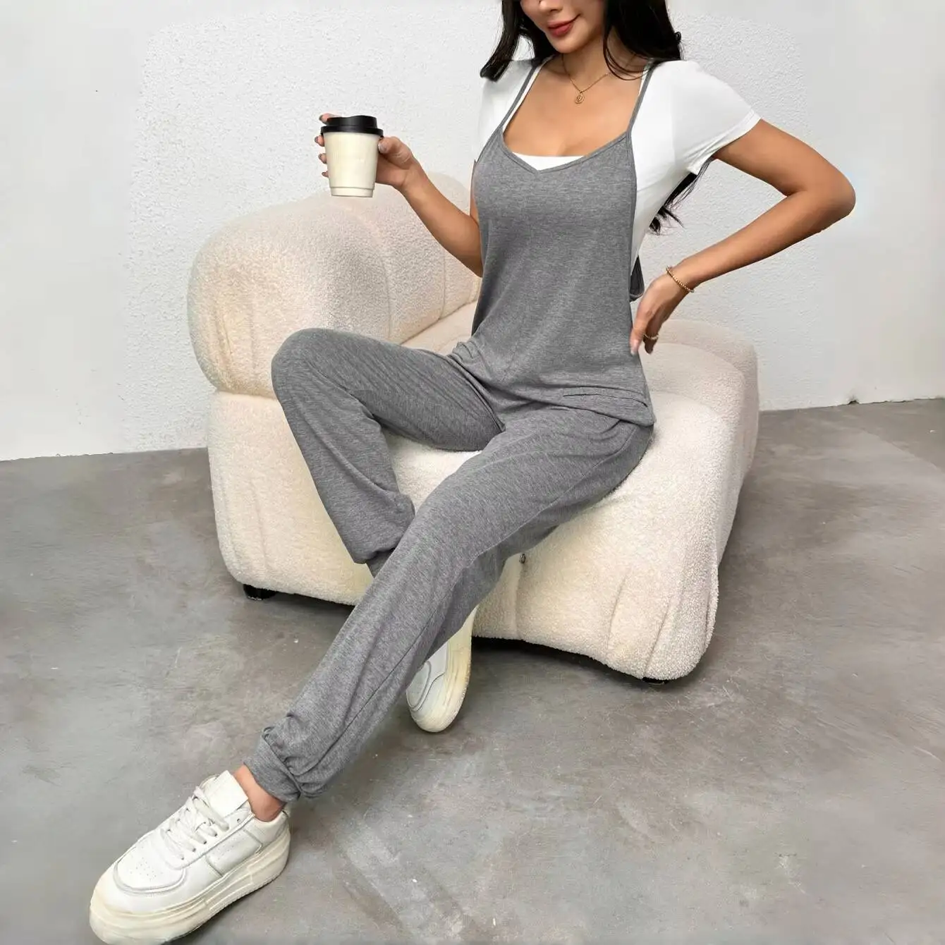 

Women's V Neck Loose Fit Trendy Solid Color Jumpsuit with Pockets And Suspender Leisure Commuting Fashion Romper