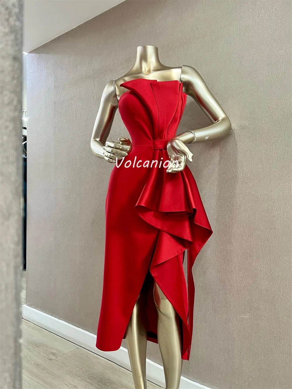 カスタマイズされた高品質の絶妙なシャルムーズリボンシャーリングストレートストラップレスハイロードレスオーダーメイドのオケージョンドレスサイズあり