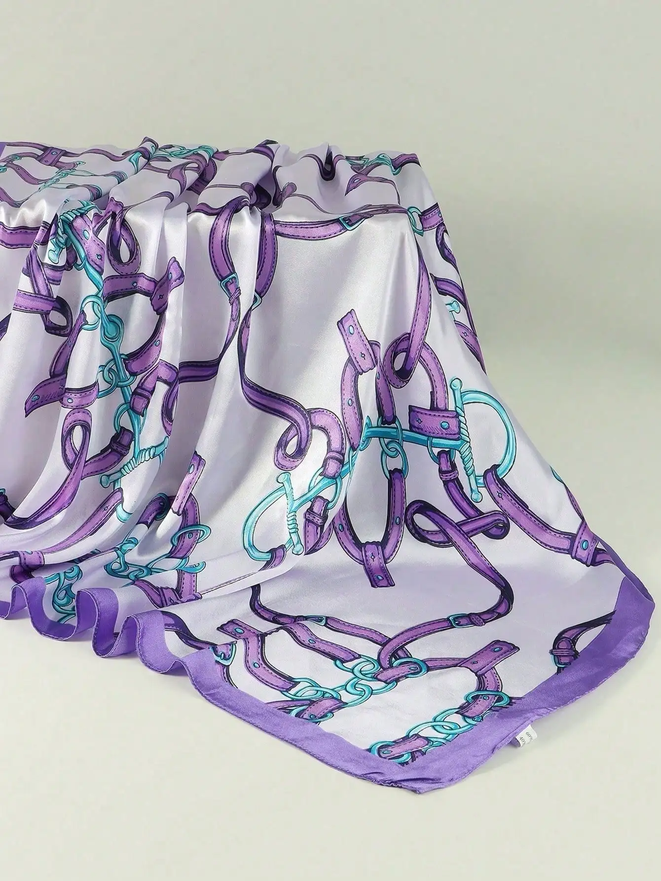 

1pc Moonlight Silk Chain Geometric Print Headscarf Bandana 85cm Bandana,Hair Band,Head Band Ideal For Dressing Up Your Look