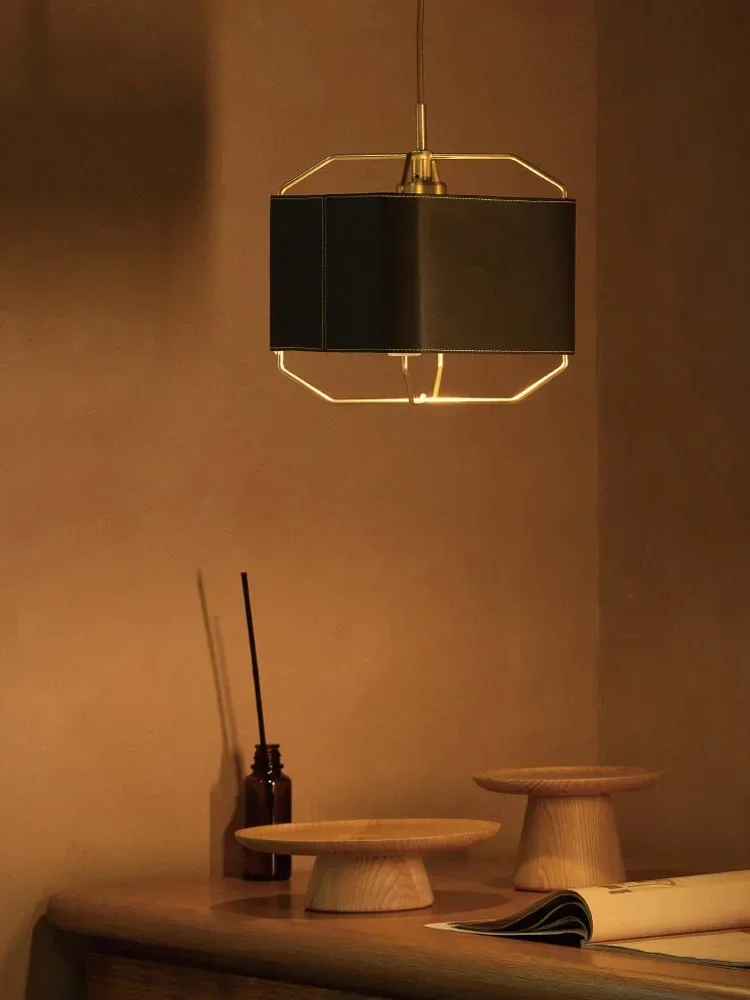 Kroonluchter, eetzaal, eilandbureau, studeerkamer,