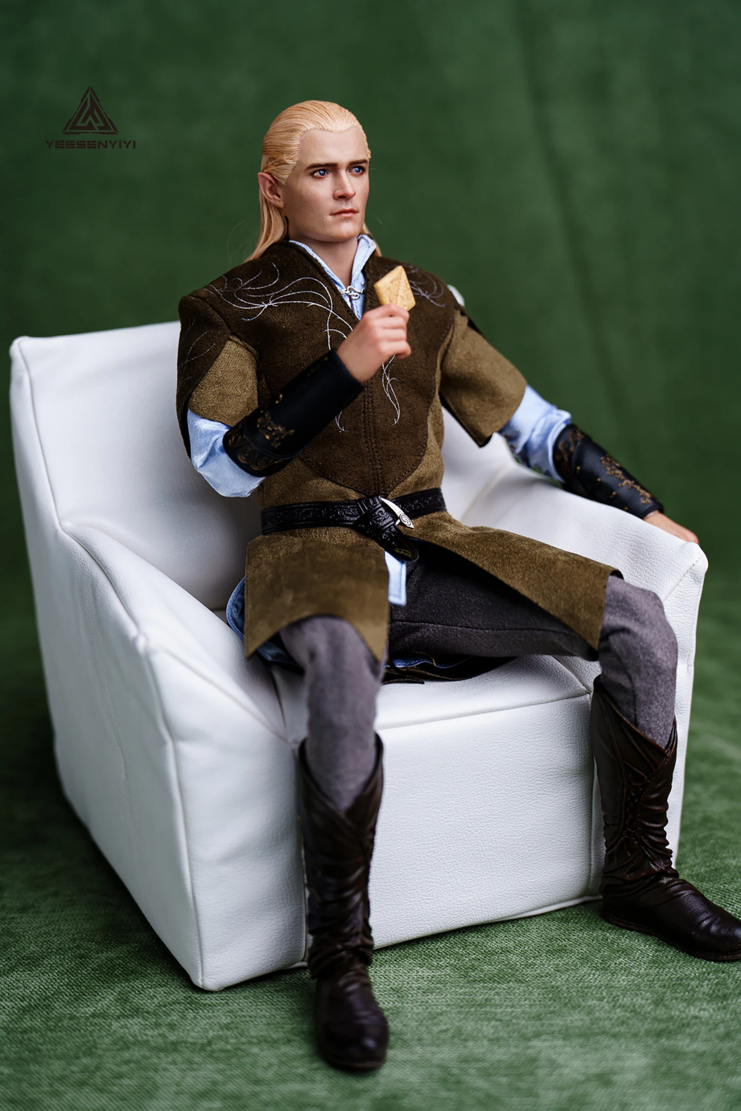 Scaled-down PU Sofa For 1/6 Action Figures BJD Dolls Miniature Sofa For 12-inch 30CM Model Dollhouse Scene Accessories