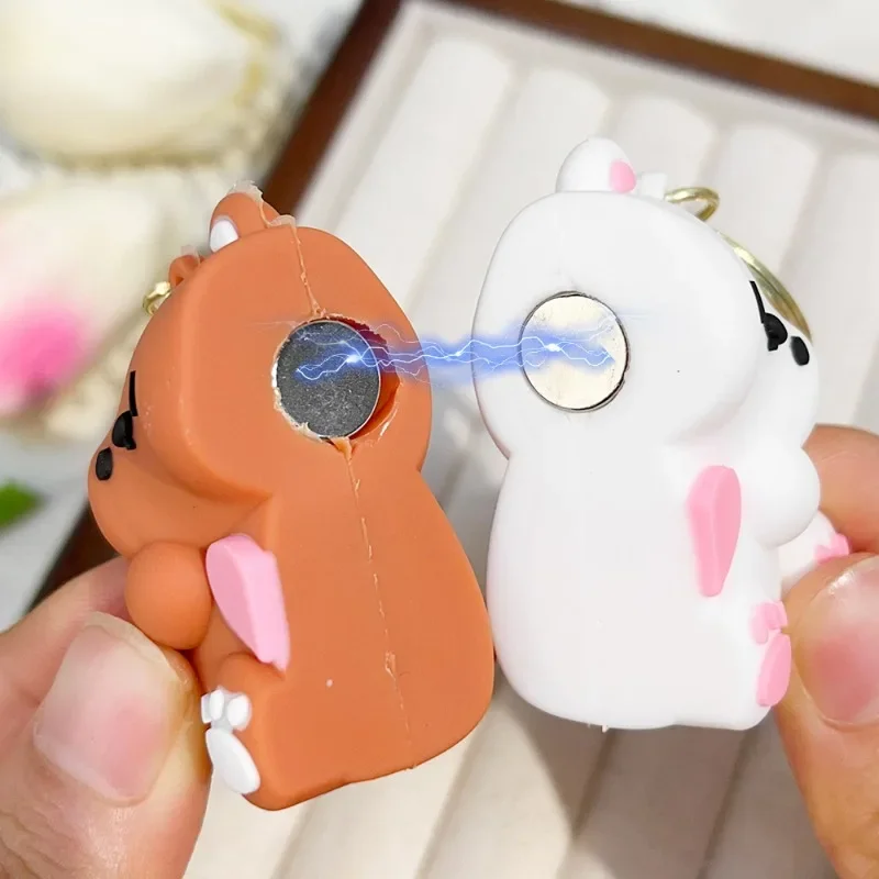 سلسلة مفاتيح على شكل دب مغناطيسي كرتوني للزوجين ، قلادة على شكل دب راتينج ، إكسسوارات مبتكرة لتعليق الحقائب ، هدية على شكل سلسلة مفاتيح لطيفة ، أصدقاء ، 1: 2: 2001