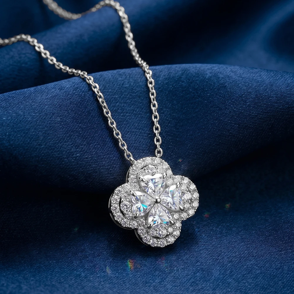 KISS MANDY 925 Sterling Silver Lucky Four-leaf Clover Pendant Moissanite Necklace For Women Sparkling Party Jewelry Gift SMON17