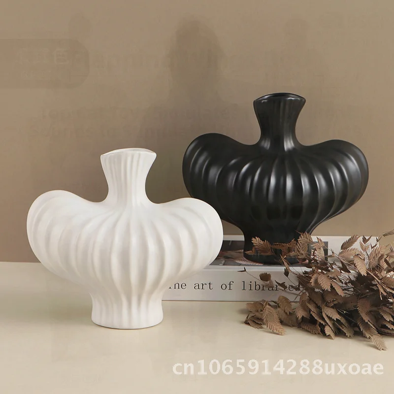 

Modern Minimalist Ceramic Vase Ornaments - Light Luxury High-End Sense Decor for Living Room Entrance TV Cabinet Sideboard