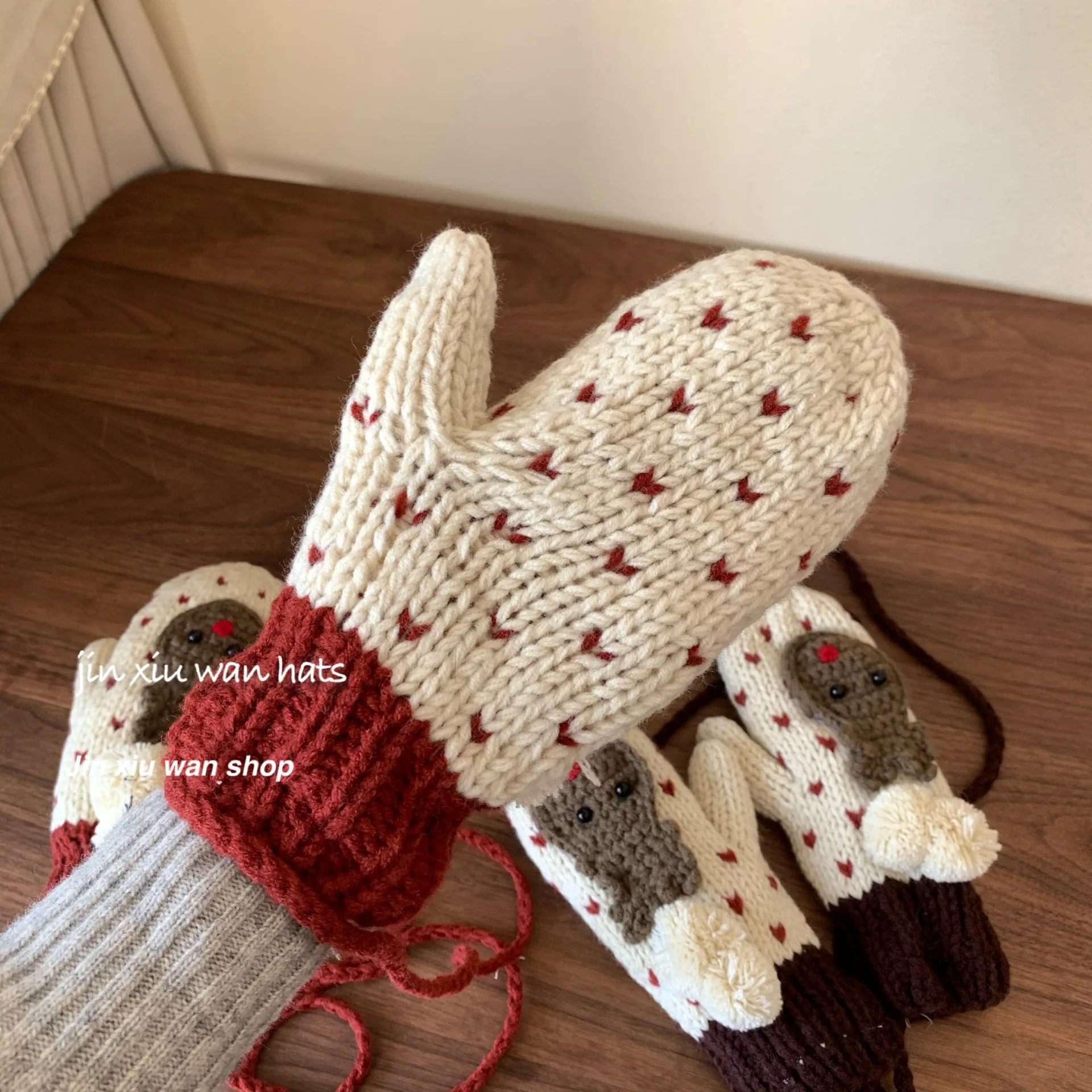 Korean version of little elk Christmas gloves cute velvet thickened handmade wool winter warm schoolgirl neck gloves