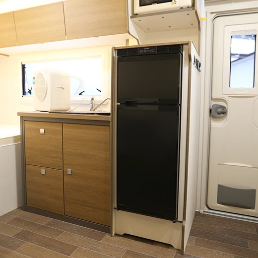 

12V 96L Convenient RV Camper Refrigerator Comfortable Essential for Trailer Electrical Systems
