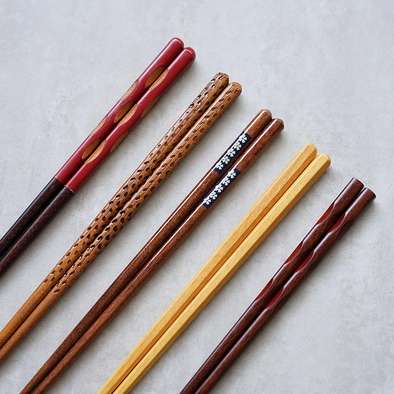 New Japanese Style Minimalist Wooden Chopsticks Pointed Sushi Chopsticks Household Solid Wood Tableware Exquisite Log Chopsticks
