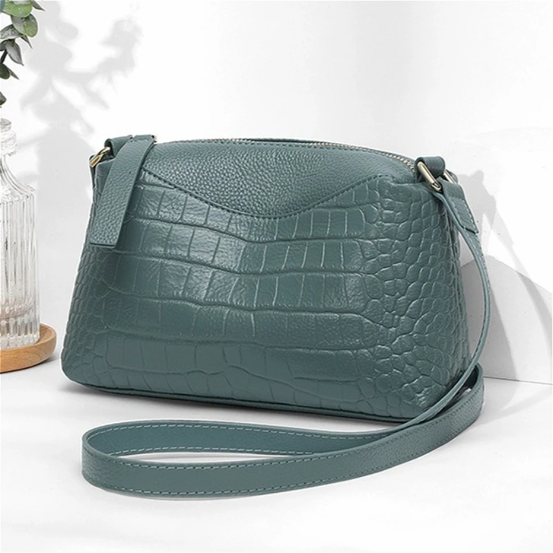 

2026 Women's Stone Pattern Top Grain Leather Shoulder Bag Casual Trendy Lightweight Crossbody Bag All-match for Daily Travel