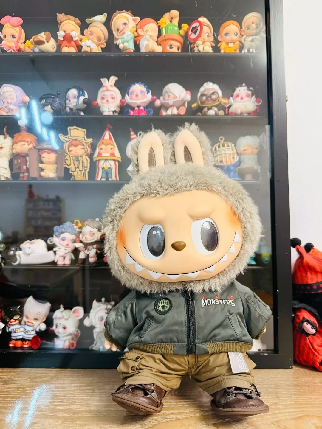 

POPMART Оригинальная коллекционная фигурка Labubu Limited Edition: серия Big Doll Jump for Joy – милая и интересная игрушка-сюрприз, подарок для коллекционеров