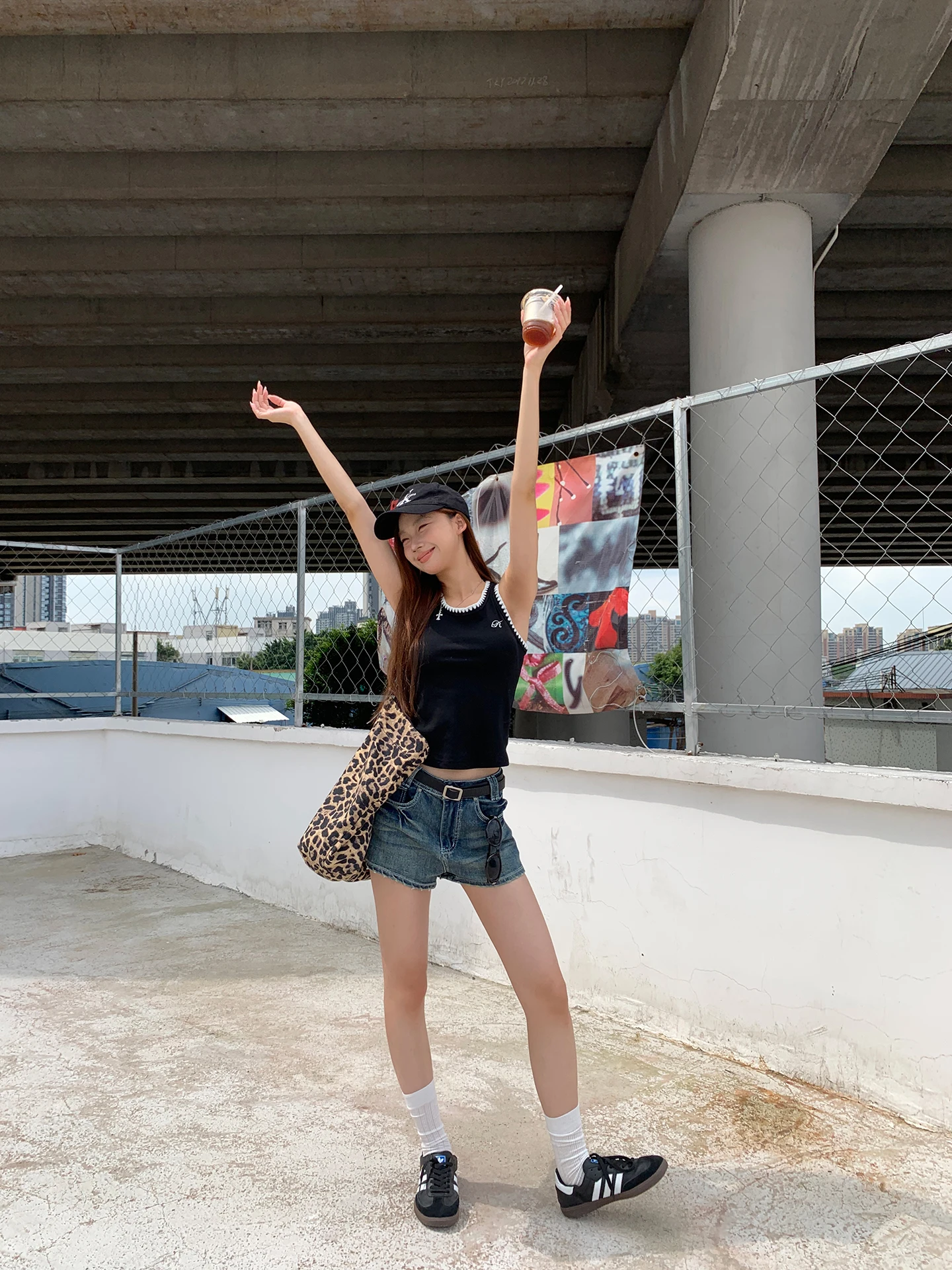 Blauer Denim mit hoher Taille, für Damen, Sommer, 2025, neue SLE-Jeans mit weitem Bein, lockere Hotpants, Spicy Girl American SLE-Jeans