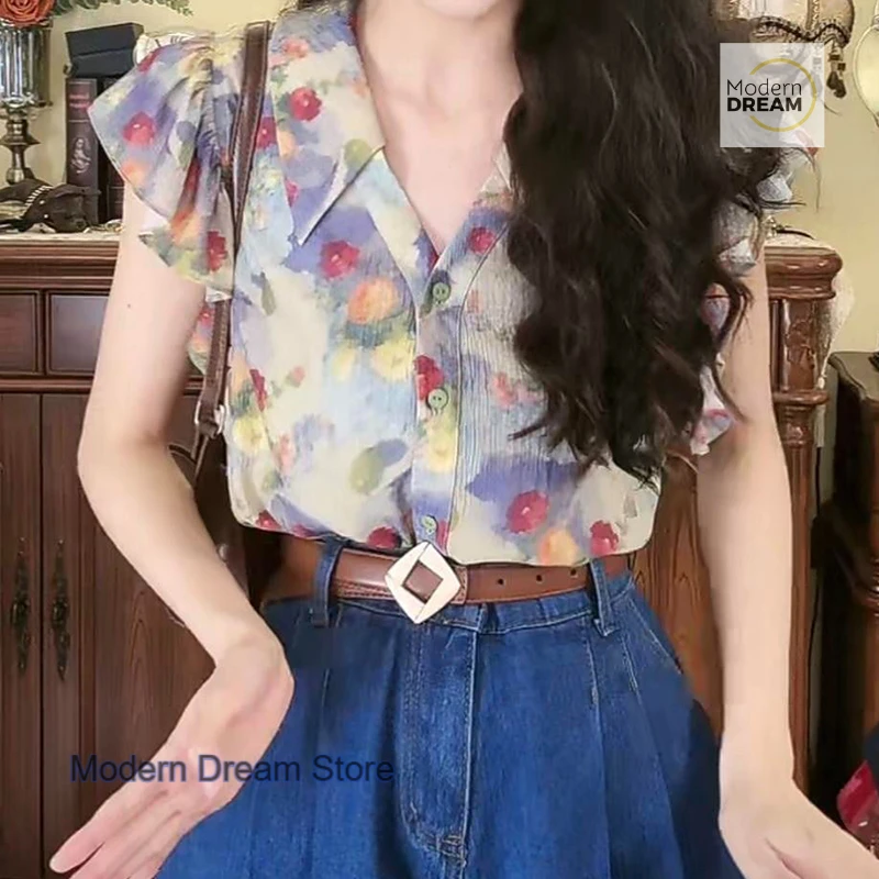 French oil painting floral short-sleeved V-neck shirt female summer chic unique high-grade temperament small flying sleeve top