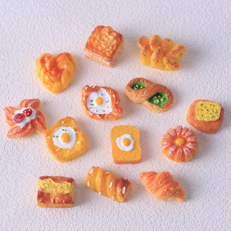 10 Stück Mini-Brot-Resin-Anhänger, DIY Künstliches Lebensmittel, Kawaii Simulations-Brot, Miniatur-Zubehör, Puppenhaus-Lebensmittelmodell-Ornamente