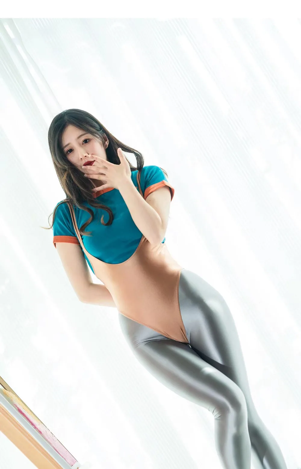 توب تانكيني نسائي عالي القطع بدون ظهر مع حقيبة أمامية لتغطية الجسم بالكامل لجميع المقاسات