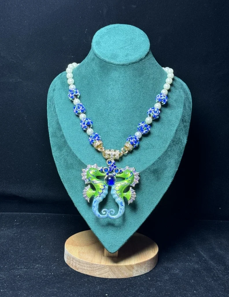 

KF Europe and the United States Fashion Trend Sweet Fresh Oriental Elements Hand-Beaded Enamel Seahorse Necklace Set