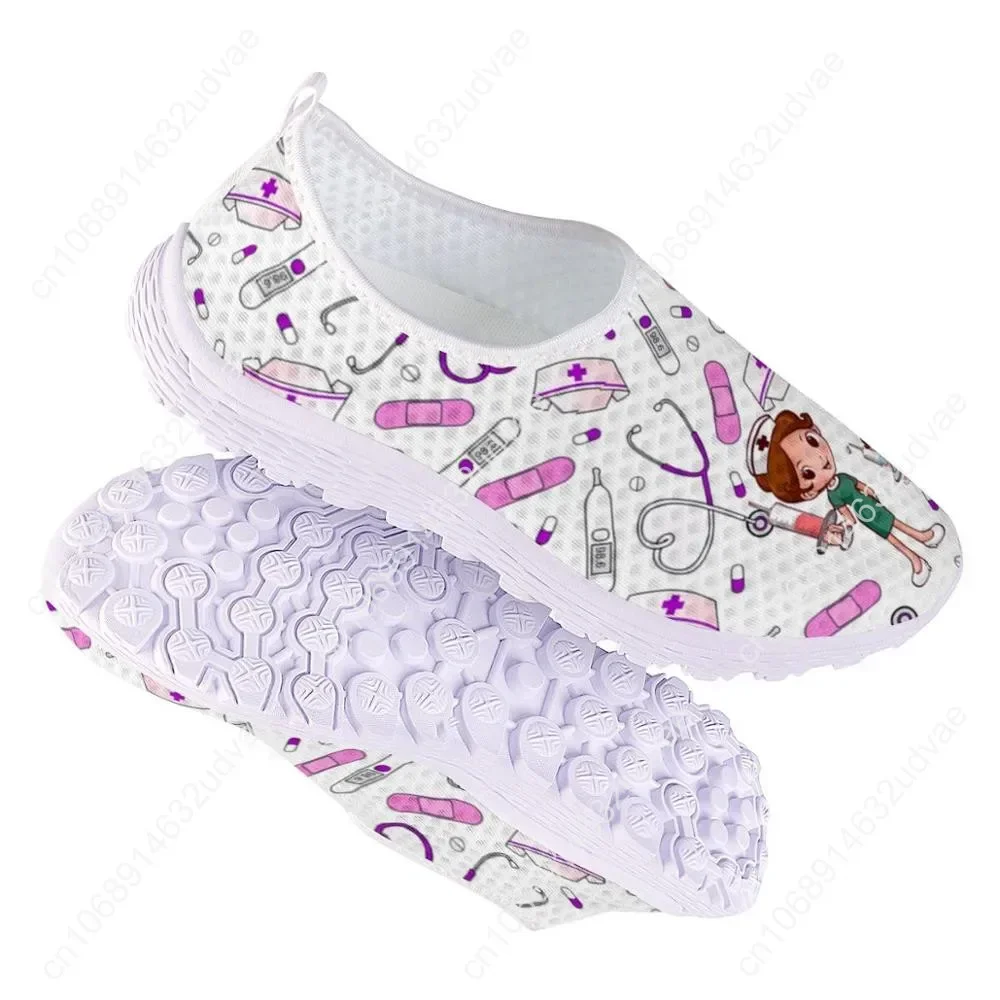 Chaussures d'infirmière en maille de dessin animé pour femmes, baskets plates imprimées mignonnes, chaussures légères pour dames, médecin infirmier, propor