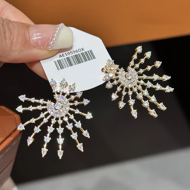 Irregular fireworks exaggerated fan shape elegant lady sparkling wedding earrings