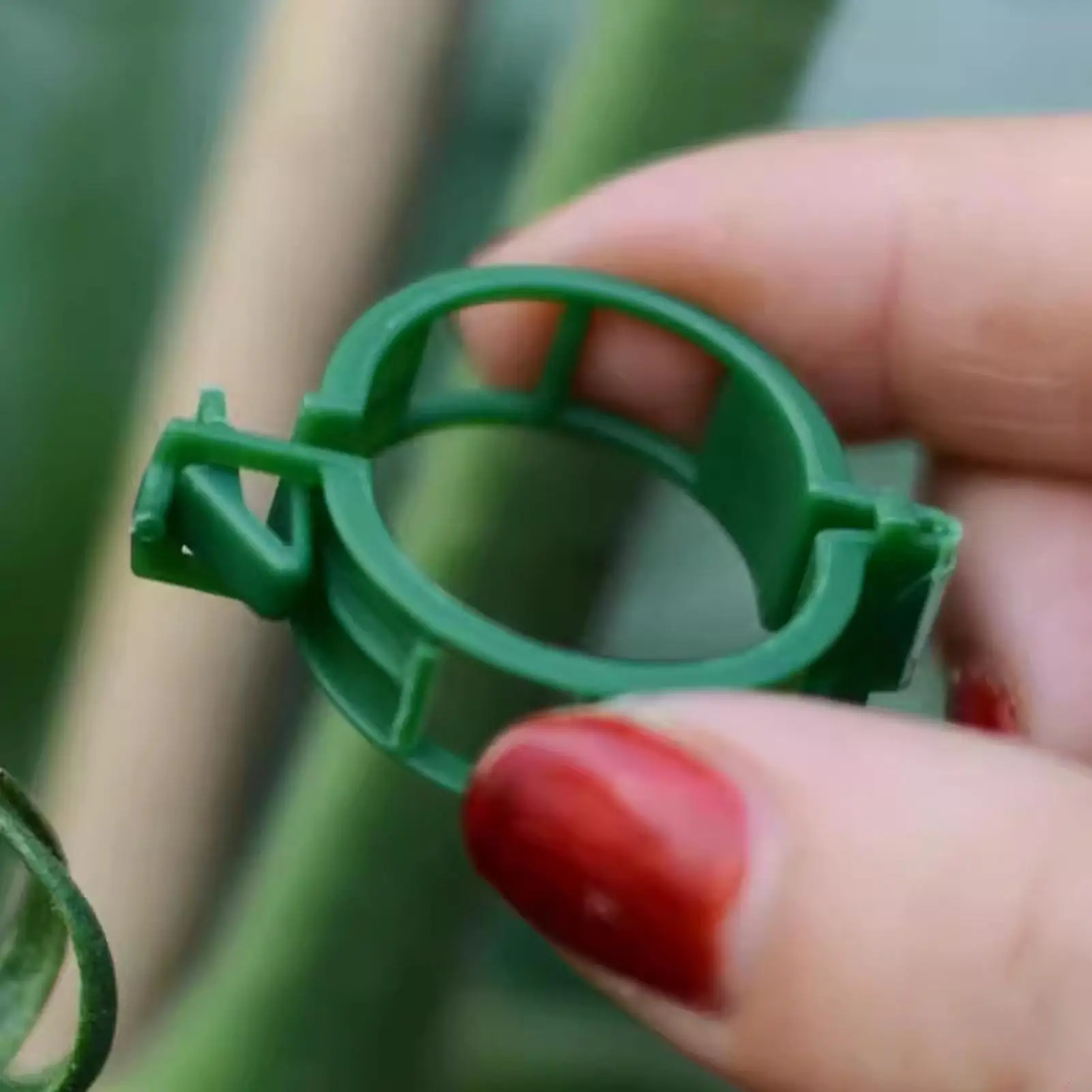 100pcs Reusable Plant Support Clips Garden Vine & Stem Fixing Clamps for Tomatoes Grapes Yard Patio Farm Climbing Plants Helper