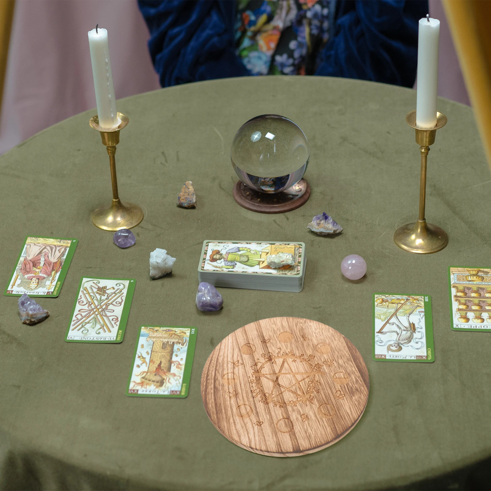 

Carved Flower Language Solid Wood Divination Plate Smooth Surface Multi-functional Desktop Holder Unique