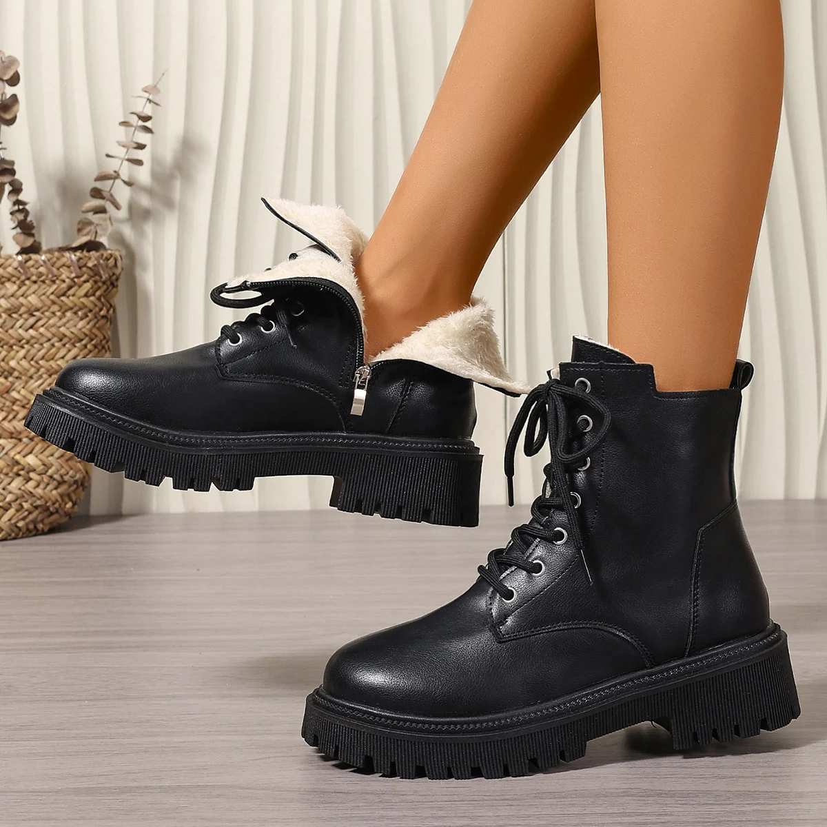 Winter Warm Short Plush Ankle Boots Women Fashion Zip Lace Up Platform Combat Boots Woman Comfy Low Heels Pu Leather Botas Mujer